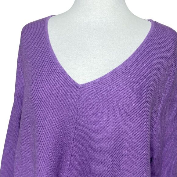 Croft & Barrow V-neck Lavender Sweater Size 1X - Picture 3 of 6